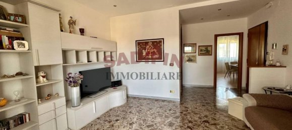 Apartamento de 4 habitaciónes en Modugno, Italy No. 133374 5