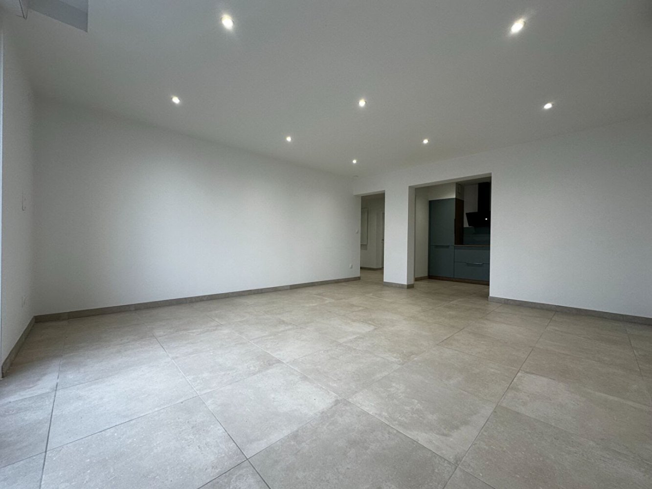 3 bedrooms Apartment in Royan, France No. 103090