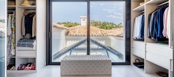 5 bedrooms Villa in El Madronal, Spain No. 32060 47