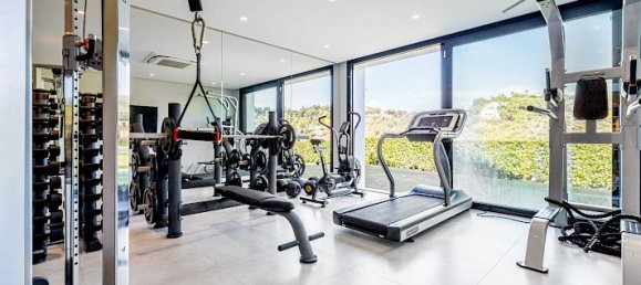 5 bedrooms Villa in El Madronal, Spain No. 32060 58