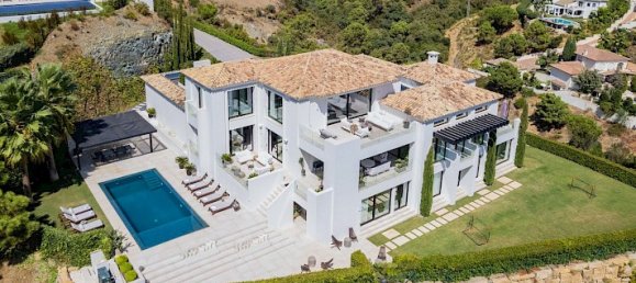 5 bedrooms Villa in El Madronal, Spain No. 32060 61