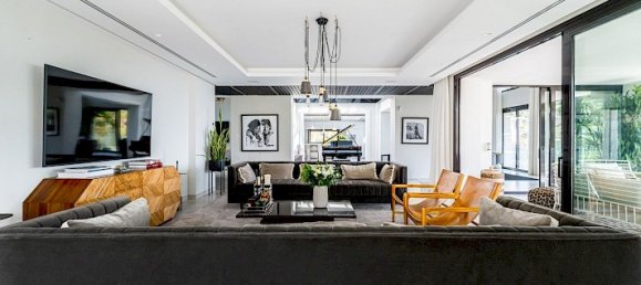 5 bedrooms Villa in El Madronal, Spain No. 32060 36