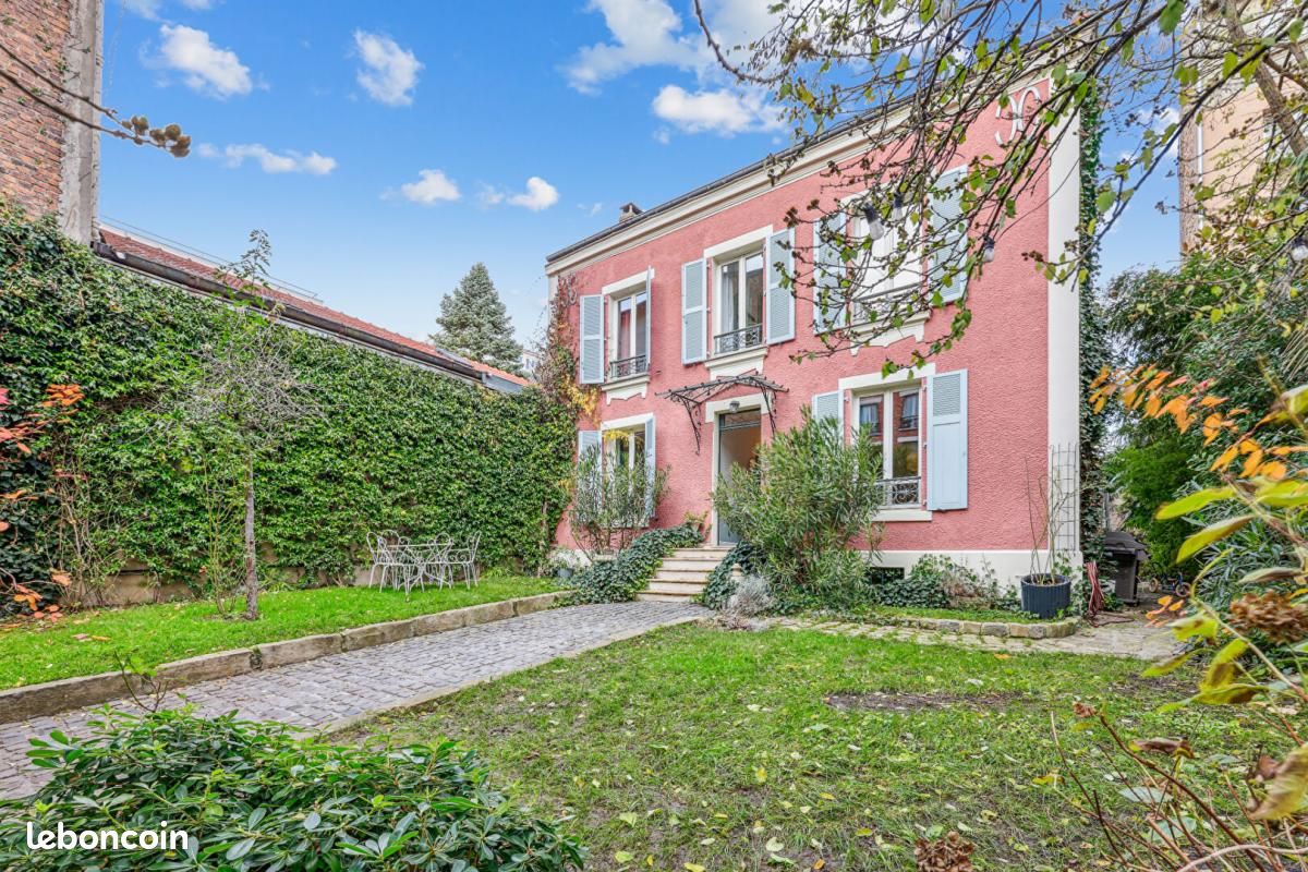 Casa de 4 dormitorios en Bagnolet, France No. 115890