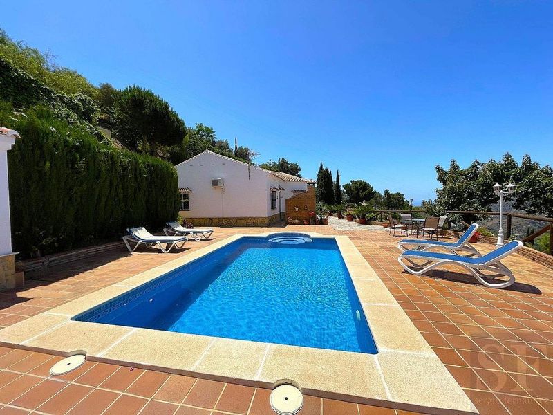 2 bedrooms Townhouse in Sayalonga, Spain No. 231241