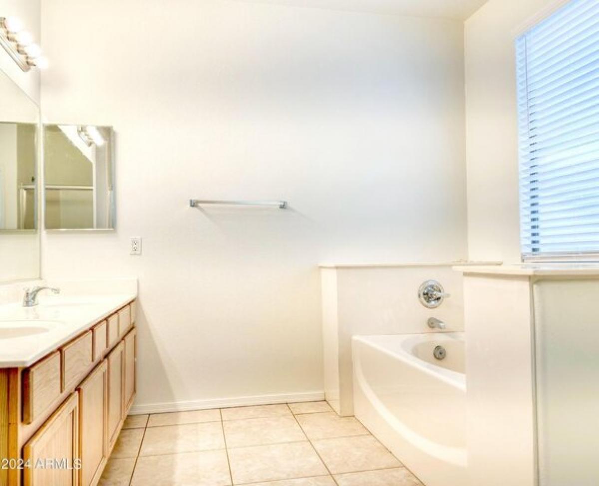 Casa de 4 dormitorios en Glendale, USA No. 222783