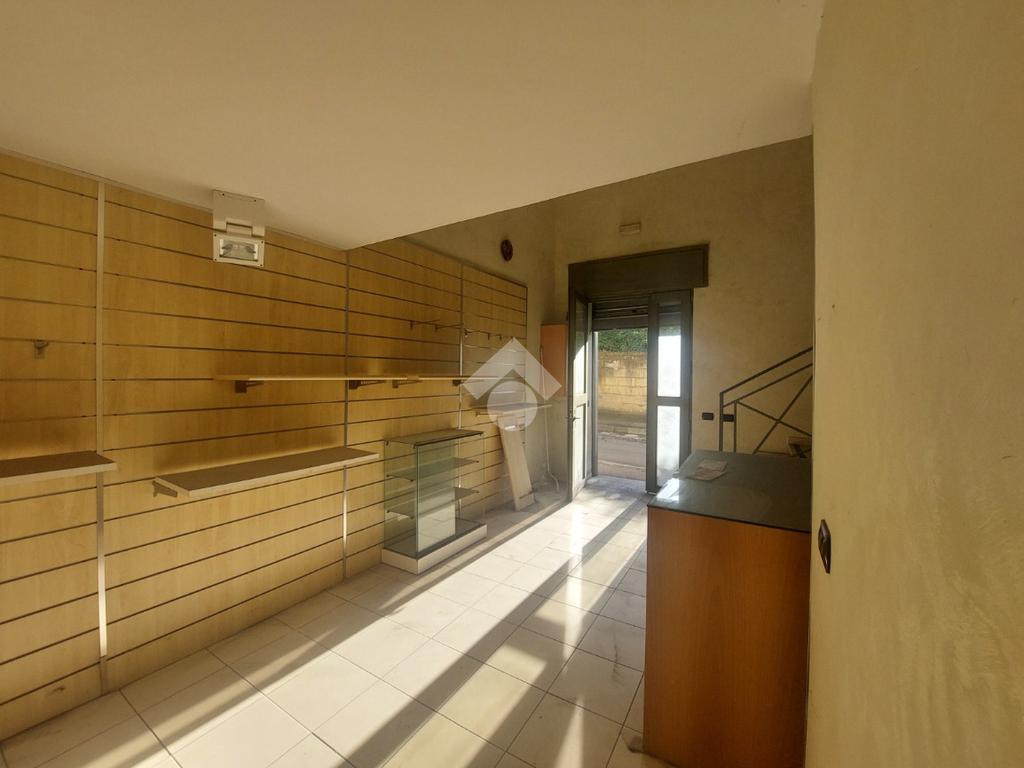 1 room Commercial property in Naples, Italy No. 287951