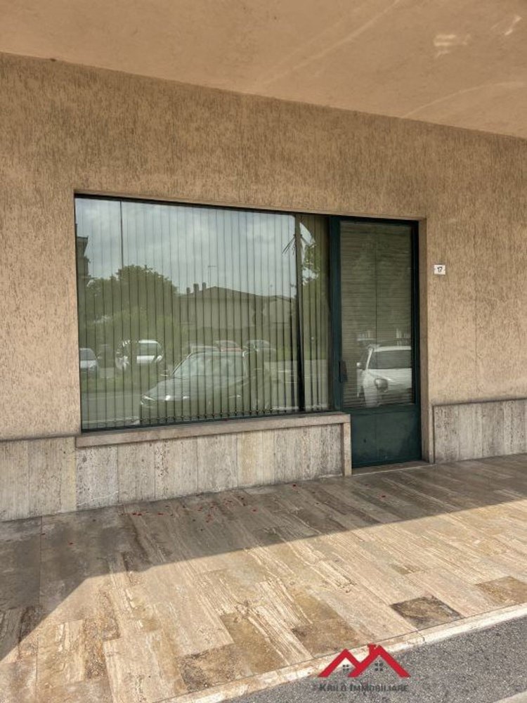  عقار تجاري في Pozzuolo Martesana, Italy 48متر مربع رقم 316035