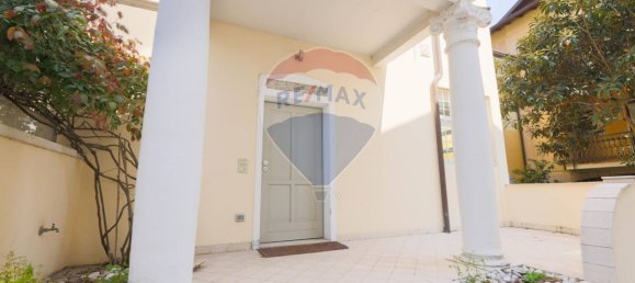 4 bedrooms House in Brescia, Italy No. 329055 3