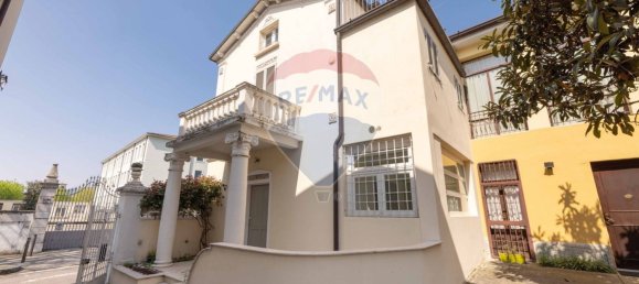 4 bedrooms House in Brescia, Italy No. 329055 4