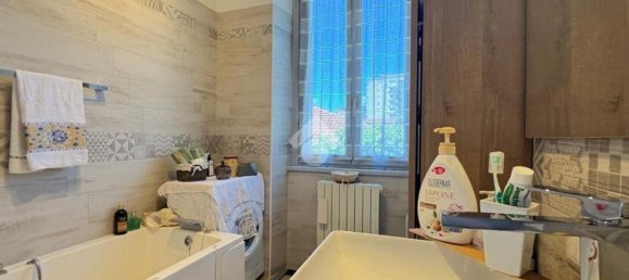 Apartamento de 3 dormitorios en Calolziocorte, Italy No. 365497 14