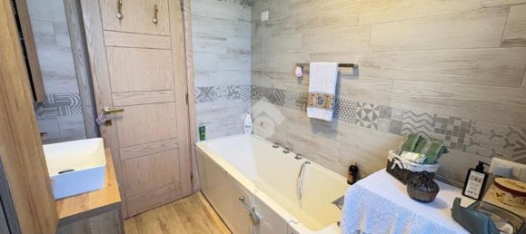 Apartamento de 3 dormitorios en Calolziocorte, Italy No. 365497 15