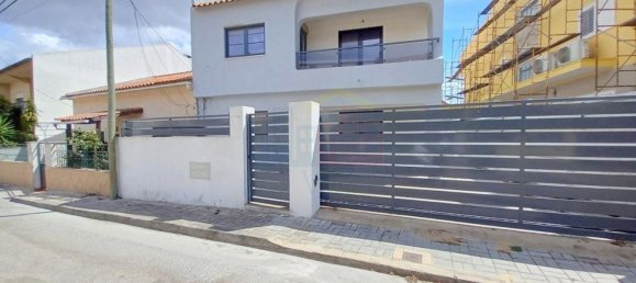 4 bedrooms House in Seixal, Portugal No. 183414 20