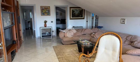 5 bedrooms Villa in Altamura, Italy No. 263998 9