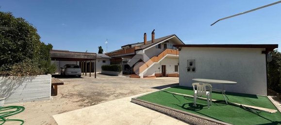 5 bedrooms Villa in Altamura, Italy No. 263998 3
