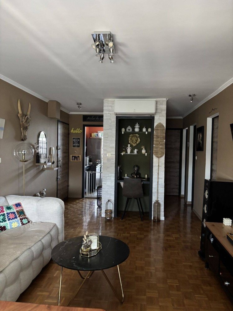 Apartamento de 2 dormitorios en Marseille, France No. 329243