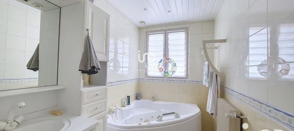 Casa de 5 dormitorios en Josnes, France No. 64005 8