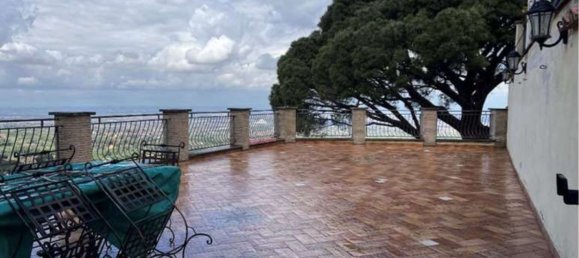 14 rooms Apartment in Monte Porzio Catone, Italy No. 15200 3