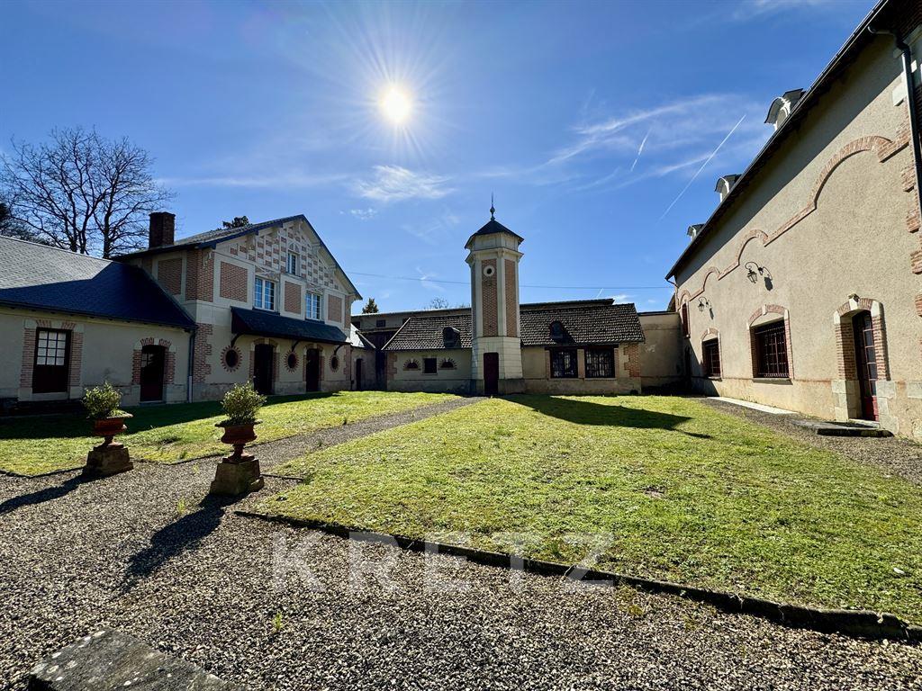  Castillos de 10 dormitorios en Ballan-Mire, France No. 334431