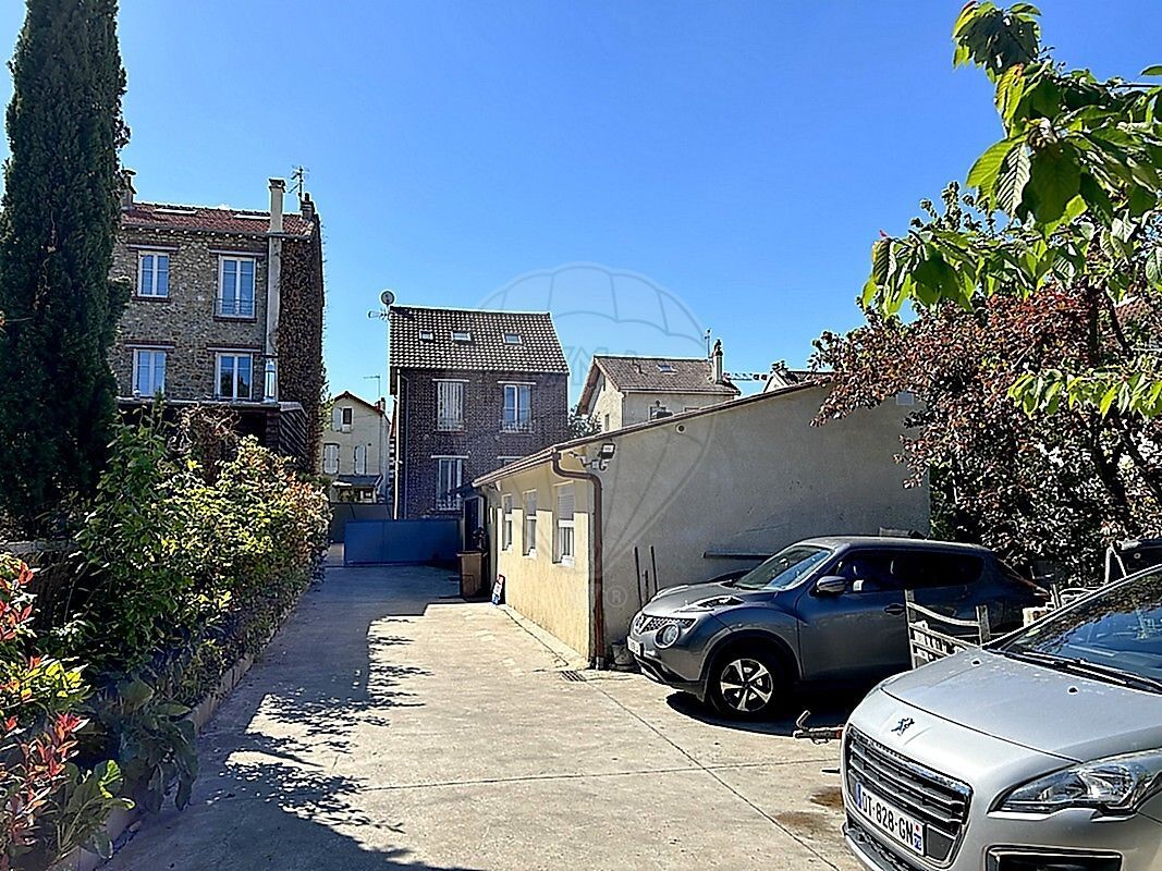 Edificio en Colombes, France 103 m² No. 169591