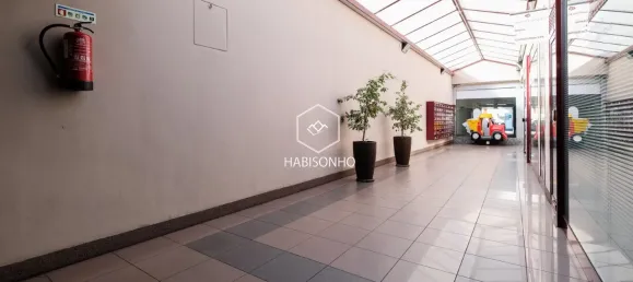 Propiedad comercial en Vila Nova de Gaia, Portugal 210 m² No. 59421 12