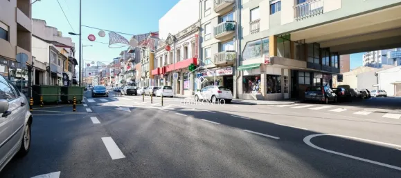 Propiedad comercial en Vila Nova de Gaia, Portugal 210 m² No. 59421 3