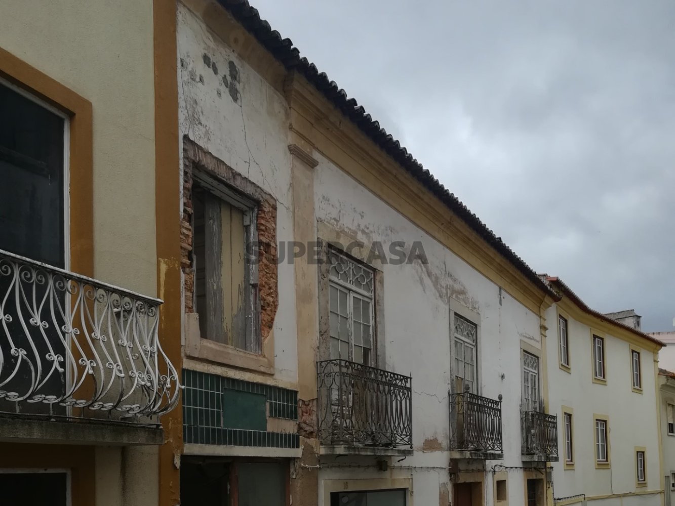 381m² Building in Abrantes, Portugal No. 280635