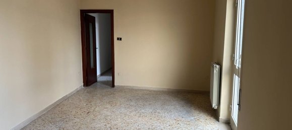 3-Zimmer Wohnung in Casoria, Italy, Nr. 32875 16