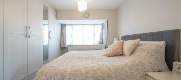 3 bedrooms House in Wembley, United Kingdom No. 12189 12