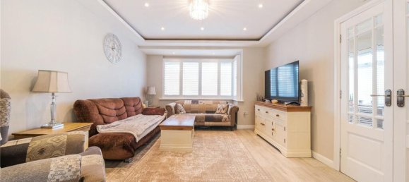 3 bedrooms House in Wembley, United Kingdom No. 12189 6