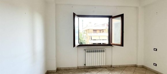 3 rooms Apartment in Rome, Italy No. 17739 16