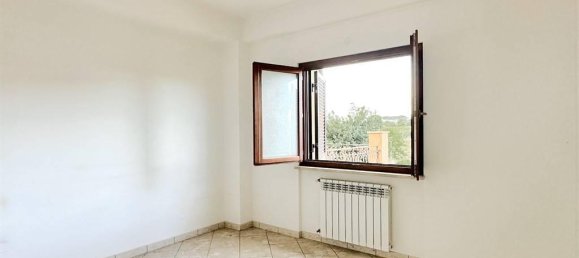 3 rooms Apartment in Rome, Italy No. 17739 19