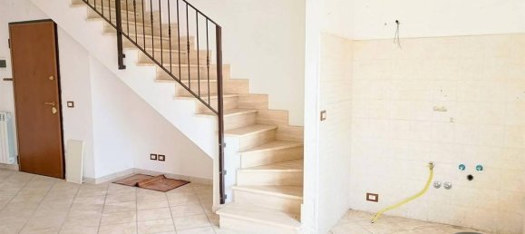 3 rooms Apartment in Rome, Italy No. 17739 39