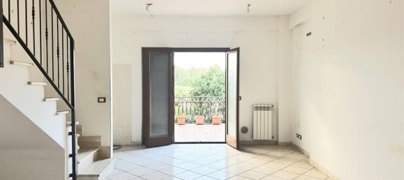 3 rooms Apartment in Rome, Italy No. 17739 4