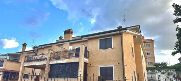 3 rooms Apartment in Rome, Italy No. 17739 32