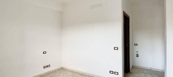 3 rooms Apartment in Rome, Italy No. 17739 18