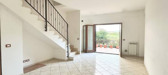 3 rooms Apartment in Rome, Italy No. 17739 10