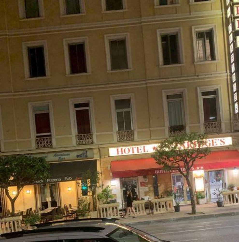  مكتب في Menton, France 1000متر مربع رقم 18378