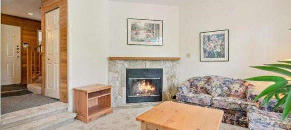 3 bedrooms House in British Columbia, Canada No. 184 5