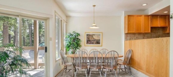 3 bedrooms House in British Columbia, Canada No. 184 4