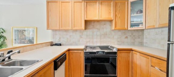 3 bedrooms House in British Columbia, Canada No. 184 9