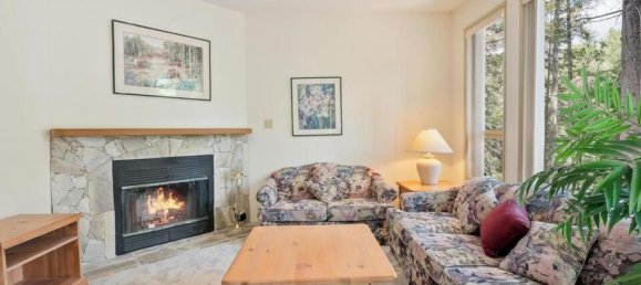 3 bedrooms House in British Columbia, Canada No. 184 3