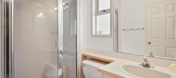 3 bedrooms House in British Columbia, Canada No. 184 11