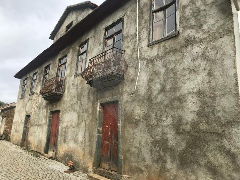 3 bedrooms House in Olmos, Portugal No. 181996