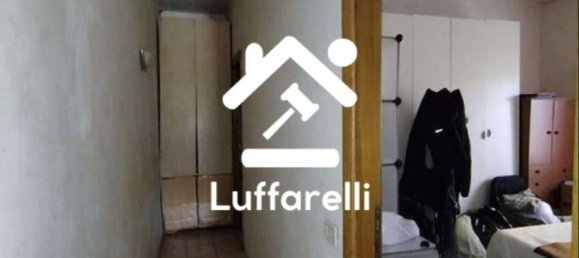 4 rooms Apartment in Rome, Italy No. 9629 12