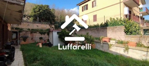 4 rooms Apartment in Rome, Italy No. 9629 6