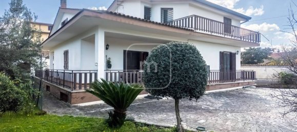 5 bedrooms Villa in Rome, Italy No. 62293 11