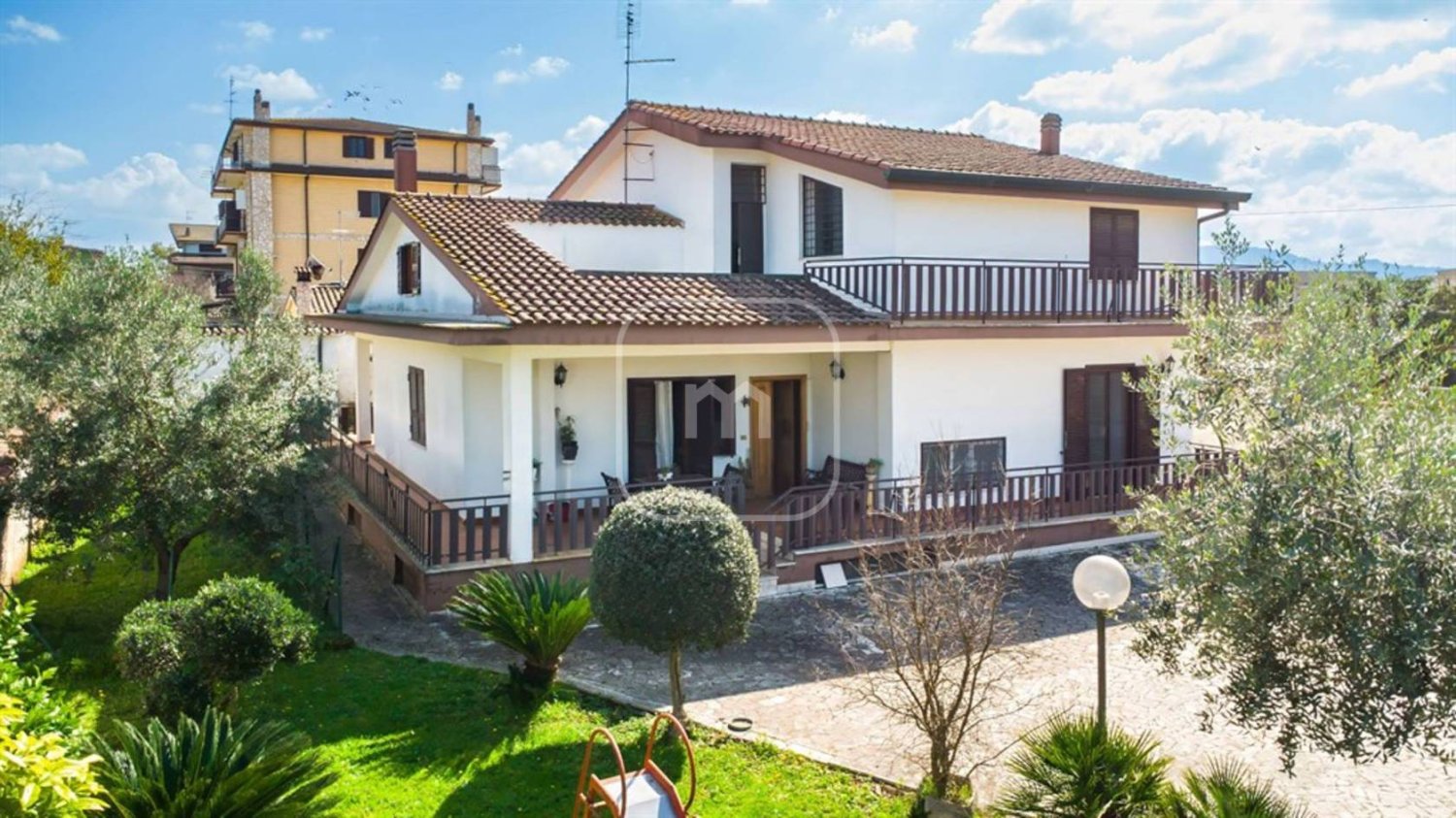 5 bedrooms Villa in Rome, Italy No. 62293