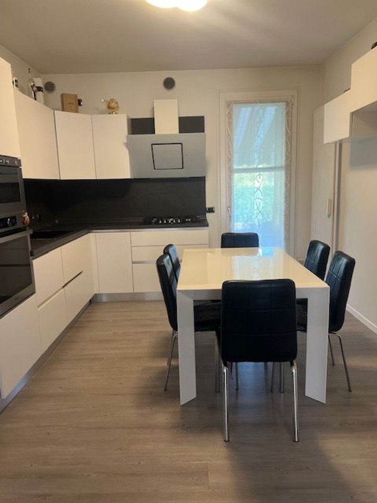 5 غرف نوم منزل في Paese, Italy رقم 344136