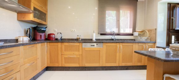 3 غرف نوم بانتهاوس في Marbella, Spain رقم 107591 10