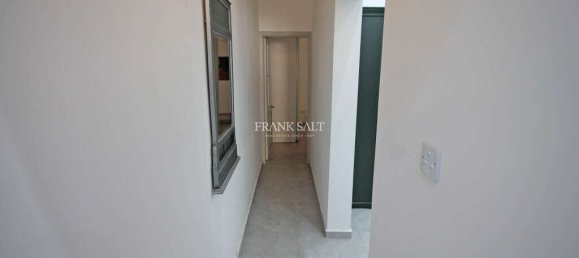 1 bedroom Apartment in Sliema, Malta No. 9309 9